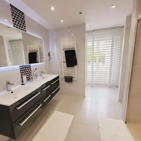 La Des Taillis, 10 Pers * 爱尔德河畔拉夏贝尔