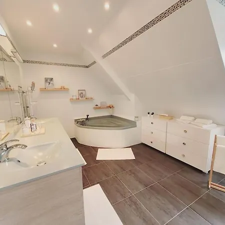 La Des Taillis, 10 Pers * 爱尔德河畔拉夏贝尔